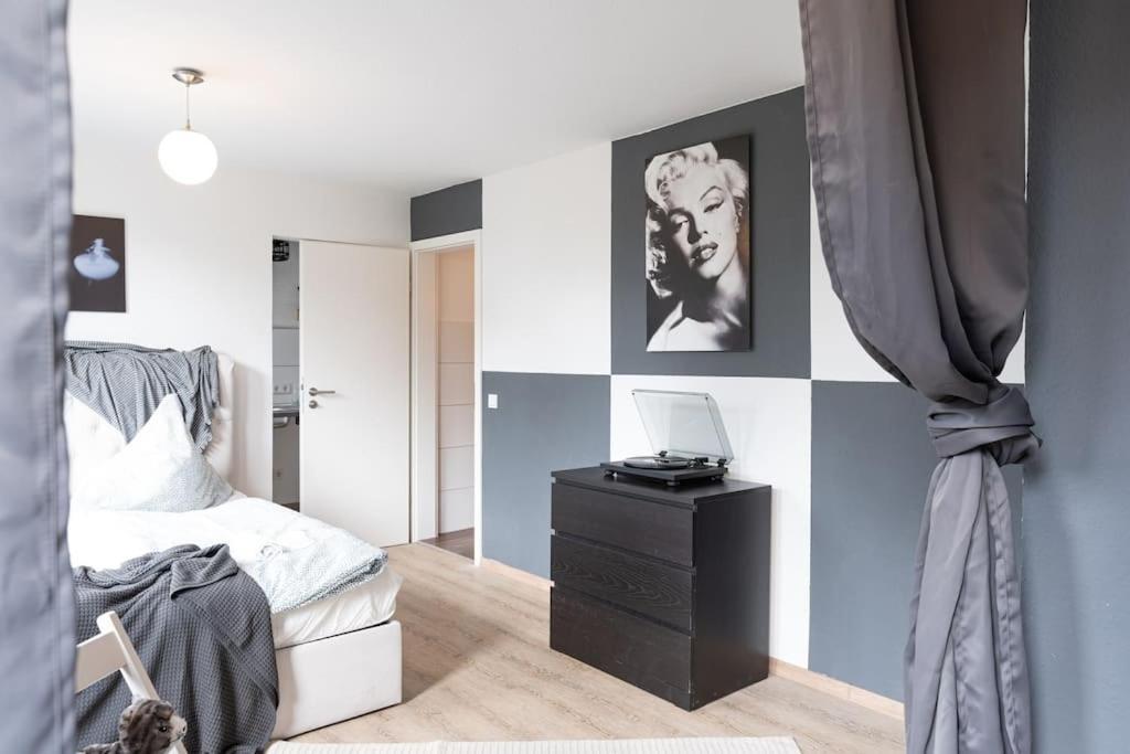 New York Apartment: Central Duisburg Retreat Exterior photo
