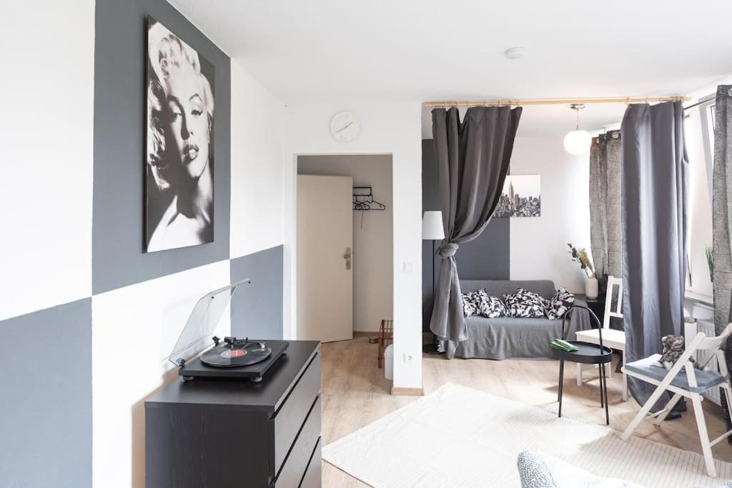 New York Apartment: Central Duisburg Retreat Exterior photo